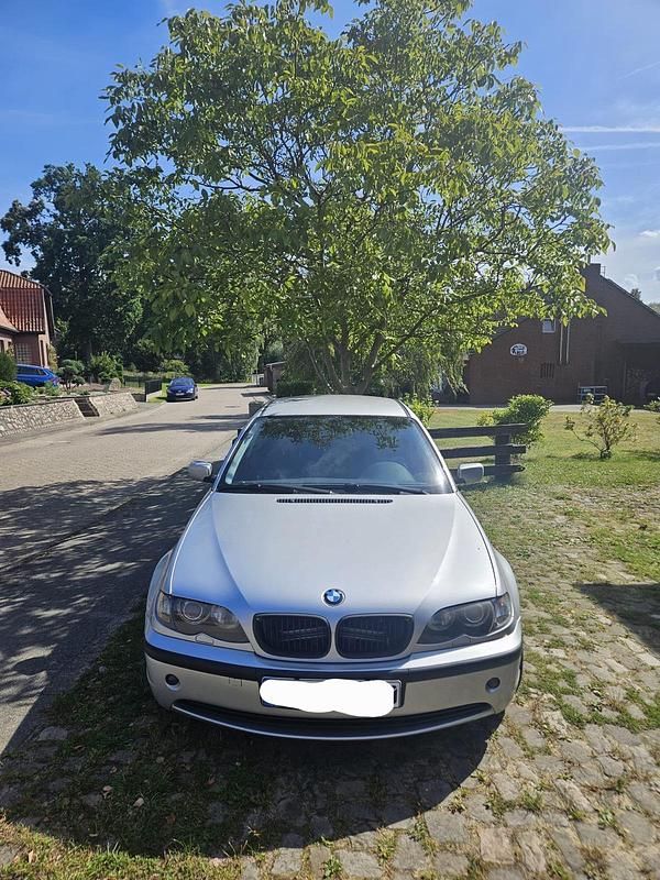 Silber Gebraucht 2002 BMW 316 Limousine | 1.999 € (Fairer Preis) - Bild 1/4