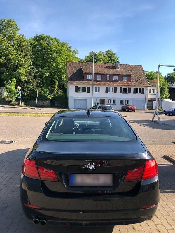 Gebraucht BMW 530 258 PS (189 kW) 2011 Schwarz Limousine