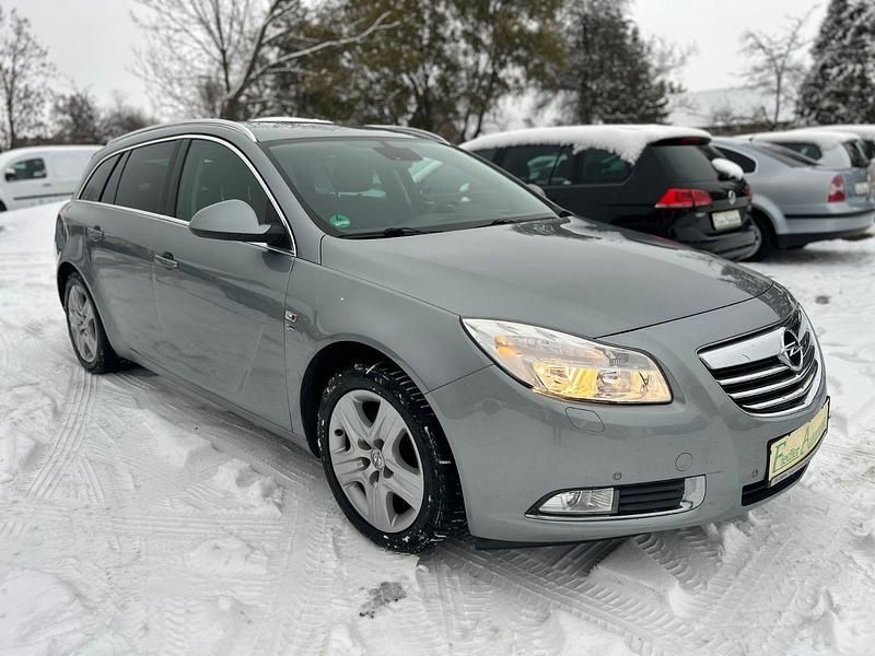 Gebraucht Opel Insignia 140 PS (102 kW) 2012 Grau Kombi