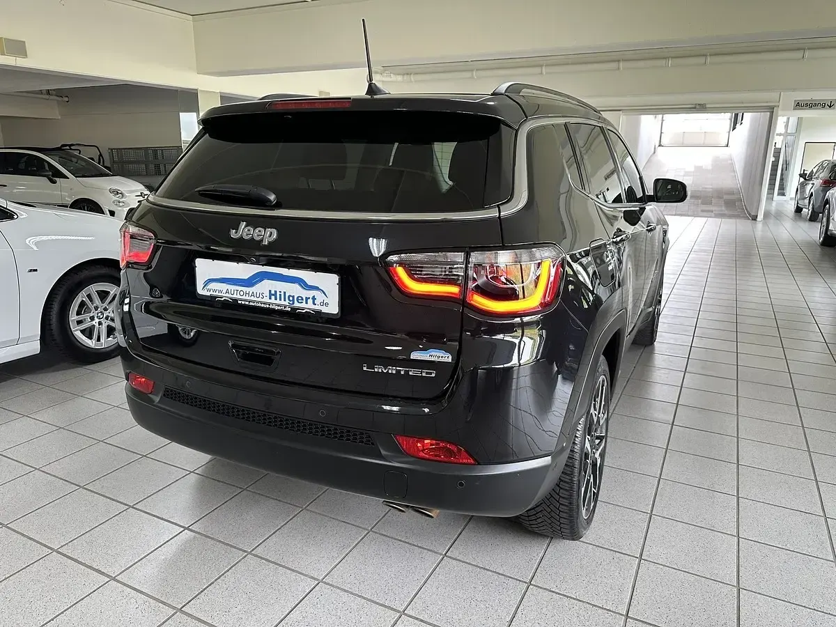 Gebraucht Jeep Compass Limited 150 PS (110 kW) 2021 Schwarz SUV