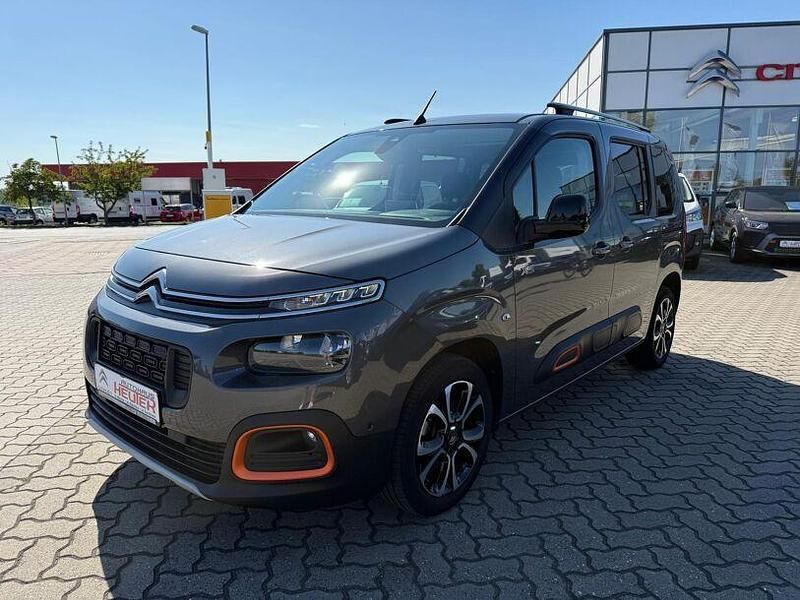 Lackierung platiniumgrau/typ Gebraucht 2023 Citroën Berlingo XTR Van / Kleinbus | 21.690 € (Fairer Preis) - Bild 1/4