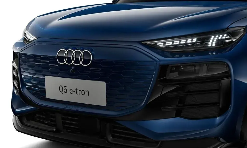Second-hand Audi Q6 Sportback e-tron Sport 185 kW (252 CP) 2025 Albastru SUV