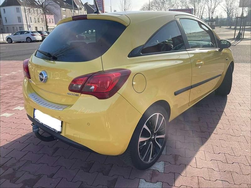 Gebraucht Opel Corsa Color Edition 95 PS (69 kW) 2014 Gelb Kleinwagen