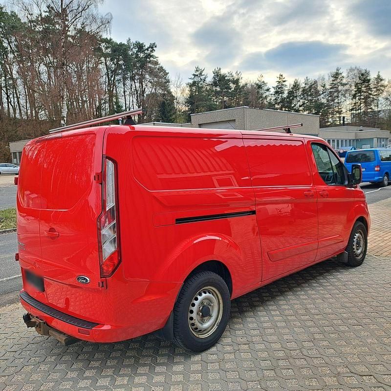 Gebraucht Ford Transit Custom 170 PS (125 kW) 2019 Rot Van / Kleinbus