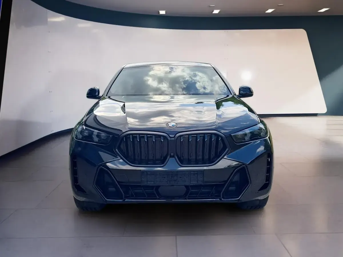 Gebraucht BMW X6 Comfort Edition 352 PS (258 kW) 2025 Black sapphire metallic SUV