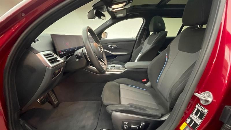 Gebraucht BMW 330e Comfort Edition 292 PS (214 kW) 2025 Fire red metallic Kombi