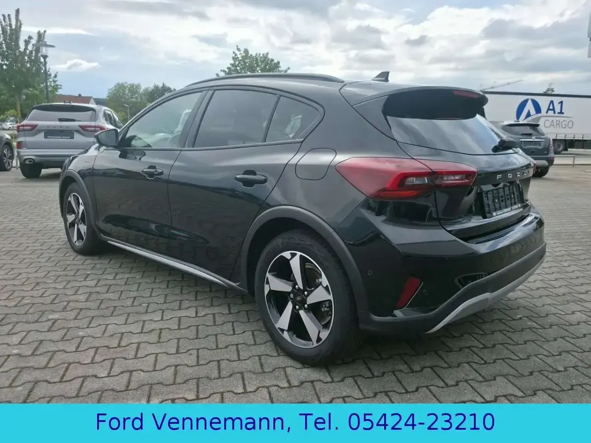 Gebraucht Ford Focus Active X 155 PS (114 kW) 2024 Schwarz SUV