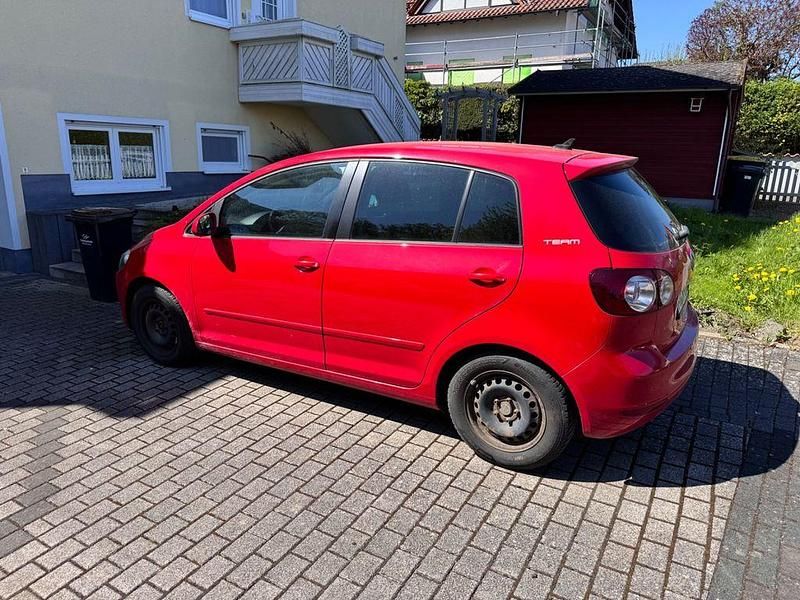 Używany VW Golf Plus Cross Team 105 KM (77 kW) 2010 Czerwony Minivan