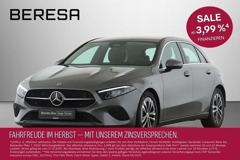 Grau Gebraucht 2024 Mercedes A200 Progressive Limousine | 27.845 € (Guter Preis) - Bild 1/4