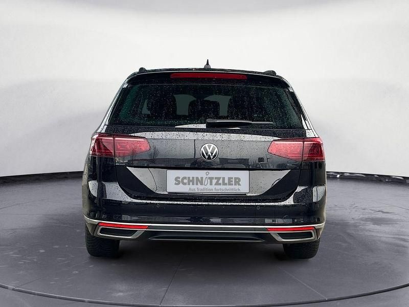 Gebraucht VW Passat Elegance 150 PS (110 kW) 2021 Schwarz Kombi