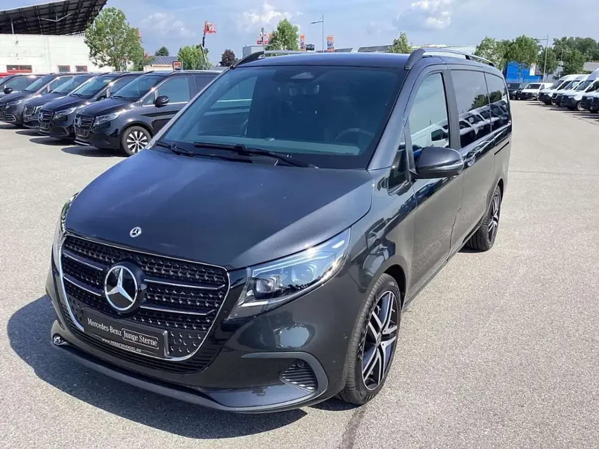 Gebraucht Mercedes V300 Style 237 PS (174 kW) 2026 Grau Van / Kleinbus