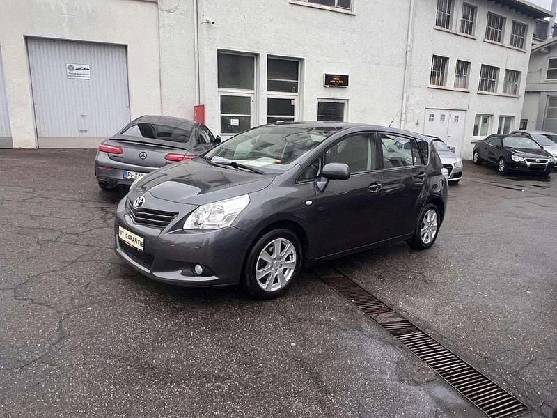 Gebraucht Toyota Verso Edition 147 PS (108 kW) 2010 Grau Van / Kleinbus