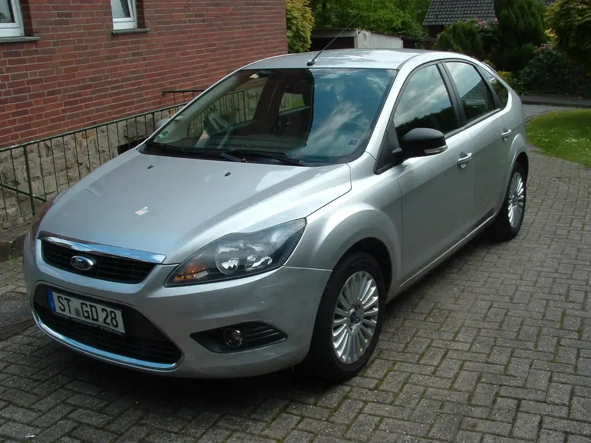 Occasion Ford Focus 101 ch (74 kW) 2010 Argent Berline
