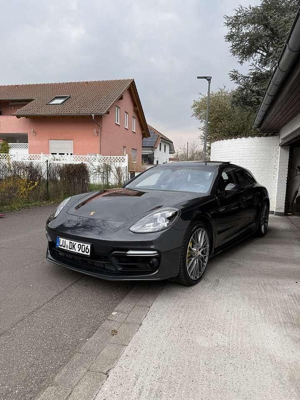 Second-hand Porsche Panamera 680 CP (500 kW) 2019 Gri Break