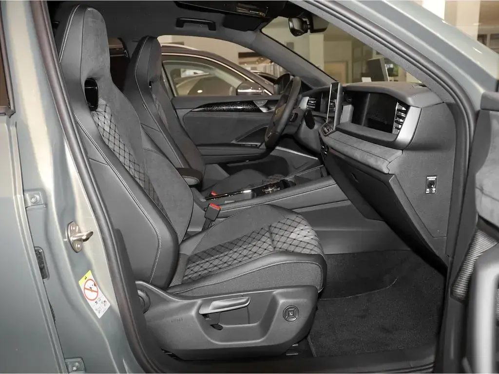 Neu VW Tayron R-line 150 PS (110 kW) 2026 Cipressinogrün metallic SUV