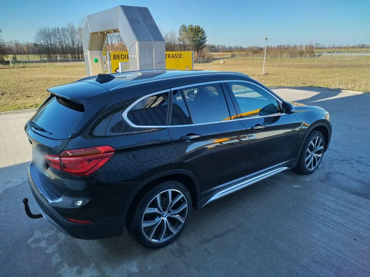 Używany BMW X1 Performance 150 KM (110 kW) 2017 Brązowy SUV
