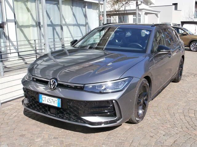 Grau Gebraucht 2024 VW Passat R-line Kombi | 39.900 € (Etwas zu teuer) - Bild 1/4