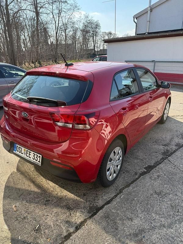 Gebraucht Kia Rio Edition 7 84 PS (61 kW) 2022 Rot Kleinwagen