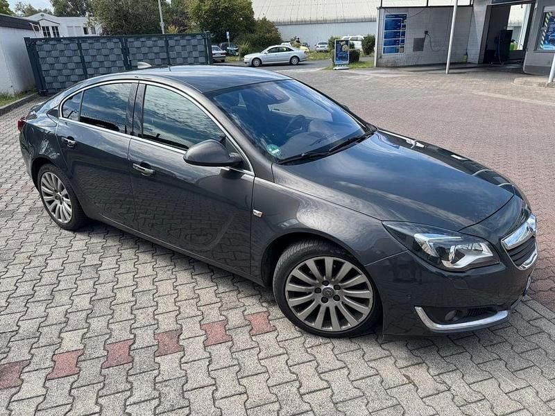 Grau Gebraucht 2015 Opel Insignia Edition Limousine | 6.400 € (Guter Preis) - Bild 1/4