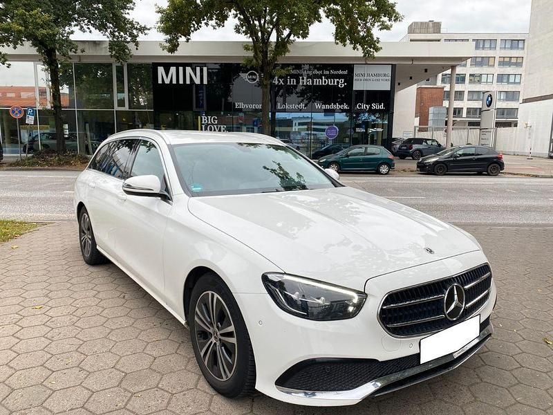Gebraucht Mercedes E200 Avantgarde 160 PS (117 kW) 2023 Weiß Limousine