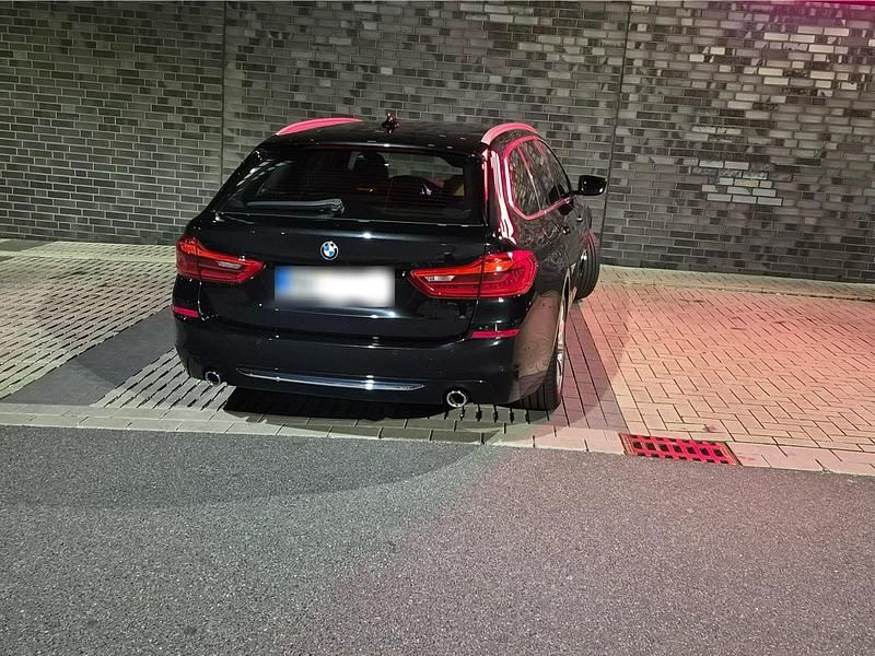 Gebraucht BMW 520 190 PS (139 kW) 2020 Schwarz Kombi