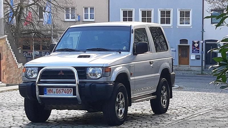 Silber Gebraucht 1998 Mitsubishi Pajero SUV | 13.950 € - Bild 1/4