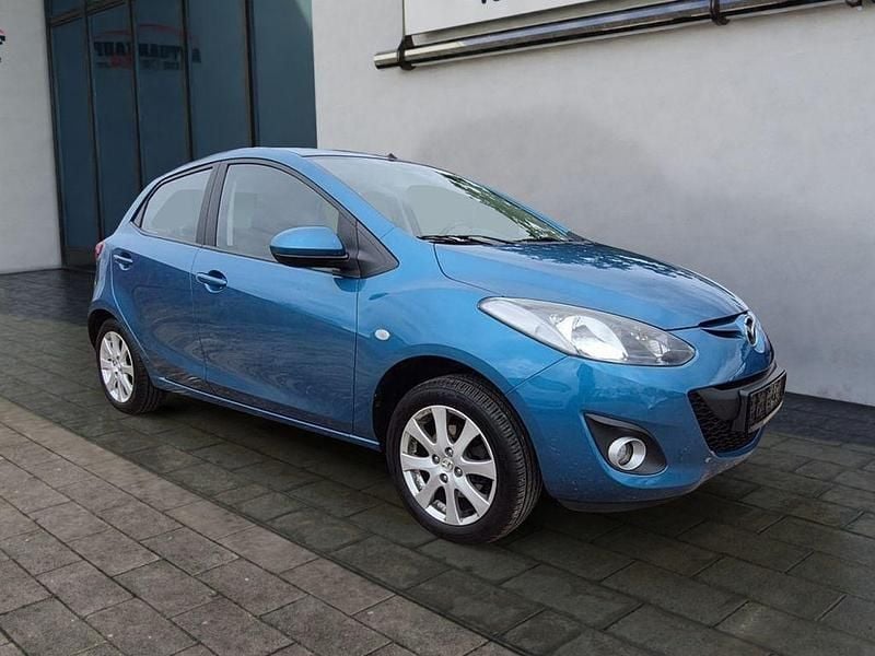 Blau Gebraucht 2011 Mazda 2 Active Limousine | 4.880 € (Fairer Preis) - Bild 1/4