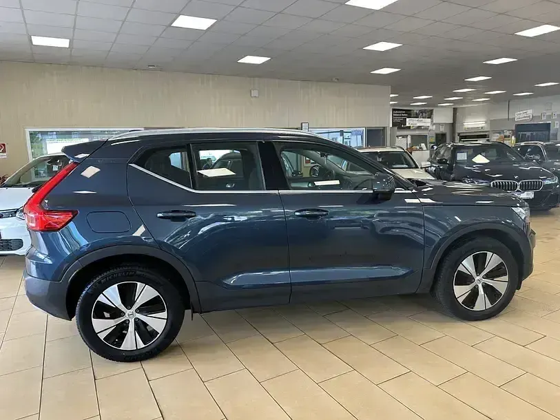 Gebraucht Volvo XC40 Inscription 129 PS (94 kW) 2021 Blau SUV