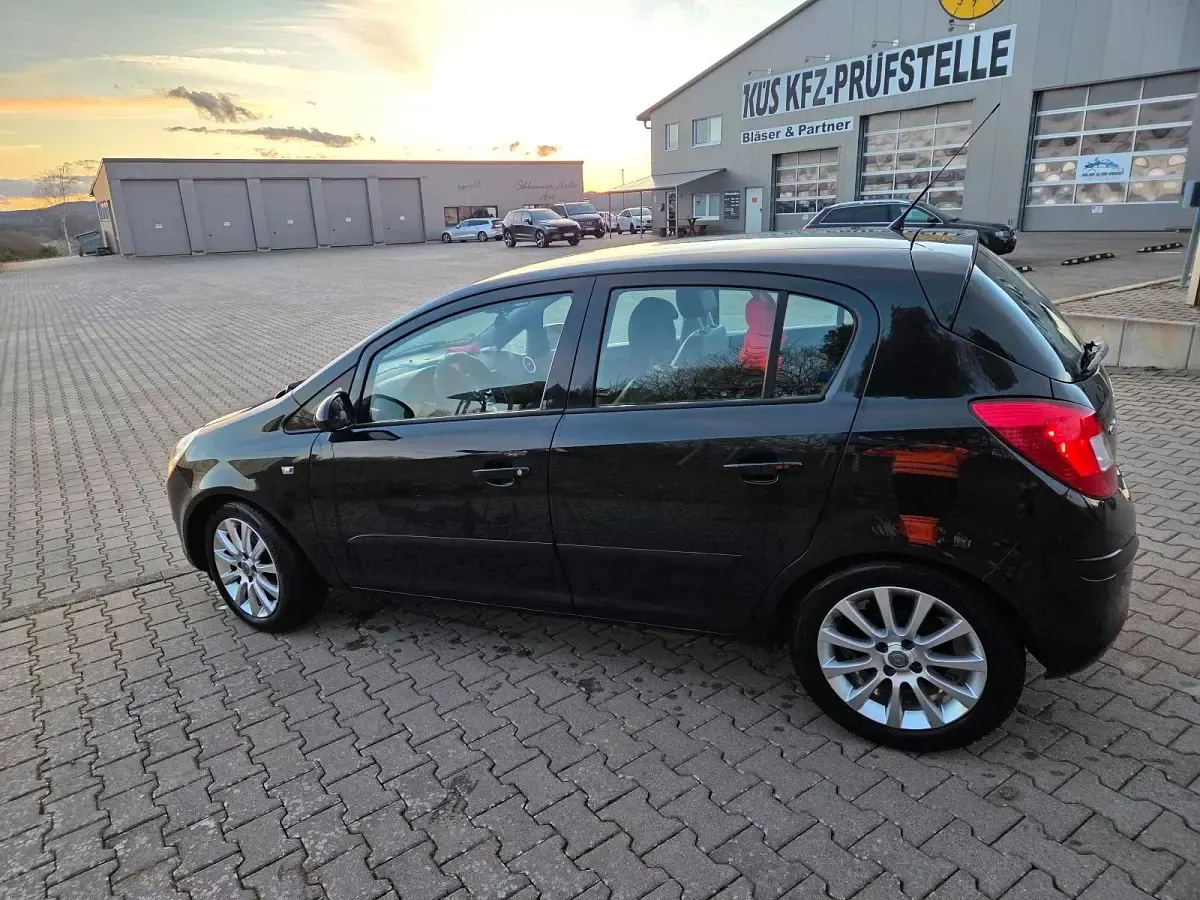 Gebraucht Opel Corsa 90 PS (66 kW) 2007 Schwarz Kleinwagen