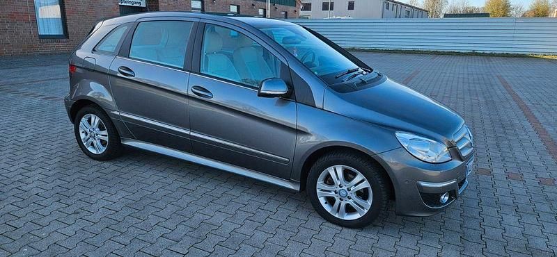 Gebraucht Mercedes B180 116 PS (85 kW) 2010 Grau Van / Kleinbus