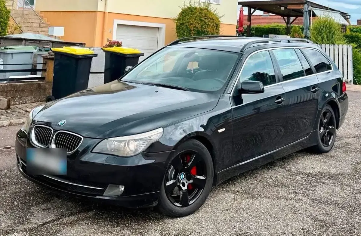 Gebraucht BMW 525 197 PS (144 kW) 2008 Schwarz Kombi