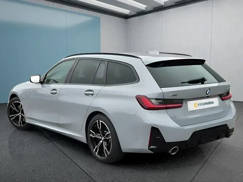 Gebraucht BMW 330 245 PS (180 kW) 2025 Grau Kombi