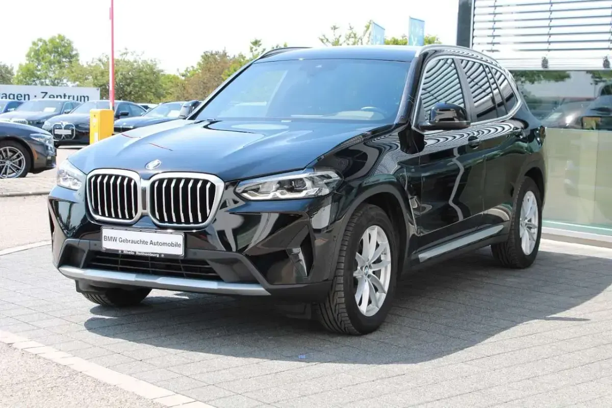 Gebraucht BMW X3 Sport Line 190 PS (139 kW) 2023 Schwarz SUV