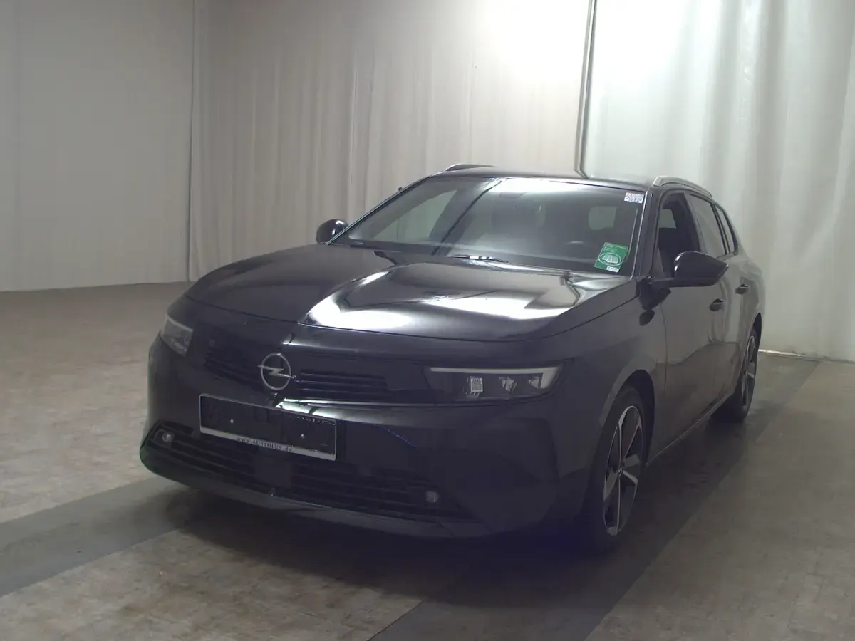 Usado Opel Astra Elegance 131 HP (96 kW) 2023 Preto Carrinha