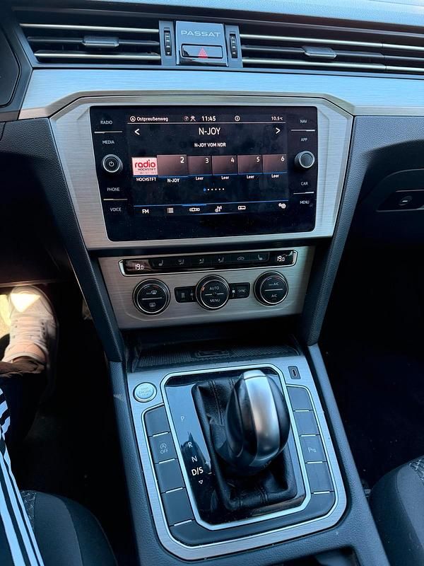 Gebraucht VW Passat 150 PS (110 kW) 2020 Weiß Kombi