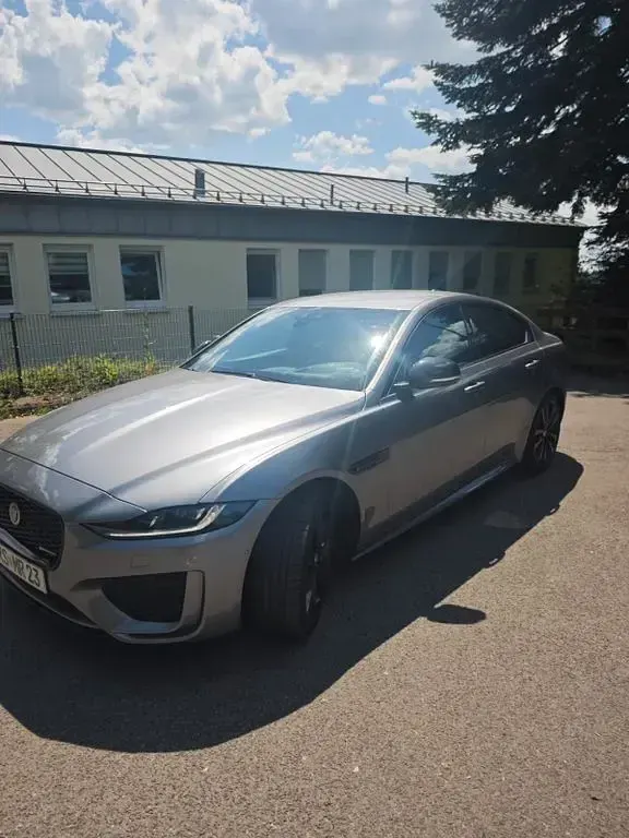 Gebraucht Jaguar XE R-Dynamic 179 PS (131 kW) 2020 Grau Limousine