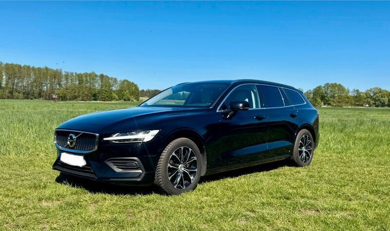 Schwarz Gebraucht 2019 Volvo V60 Kombi | 19.900 € (Superpreis) - Bild 1/4