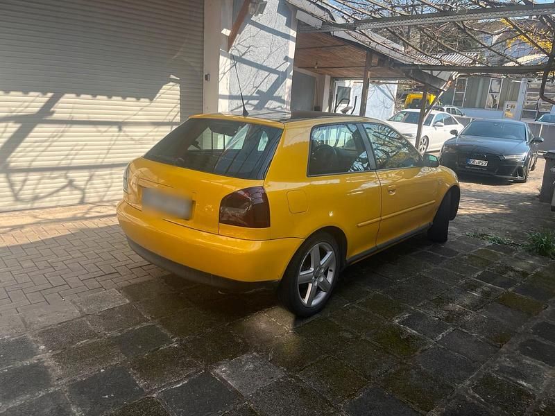 Gebraucht Audi A3 131 PS (96 kW) 2002 Gelb Kleinwagen