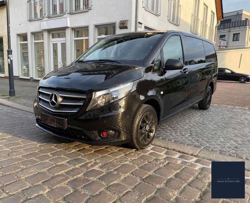 Obsidianschwarz Gebraucht 2019 Mercedes Vito Van / Kleinbus | 29.900 € (Fairer Preis) - Bild 1/4