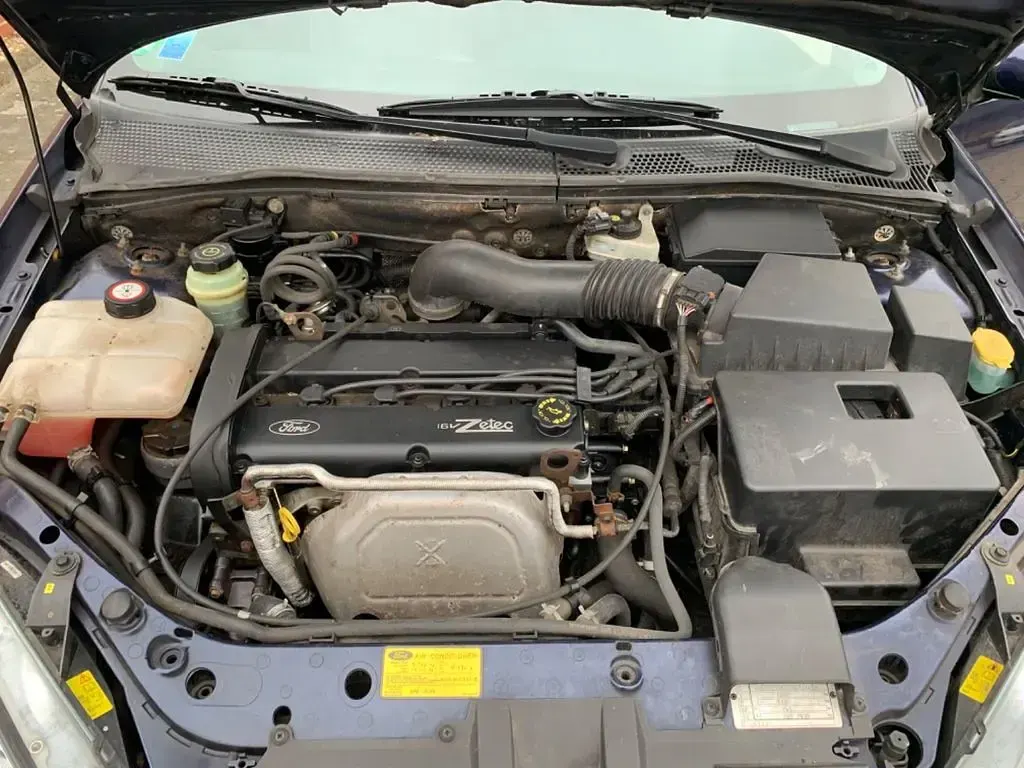 Usata Ford Focus Ghia 116 CV (85 kW) 2001 Blu Berlina