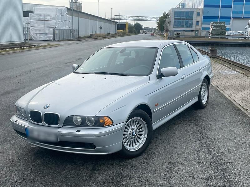 Gebraucht BMW 520 170 PS (125 kW) 2001 Silber Limousine