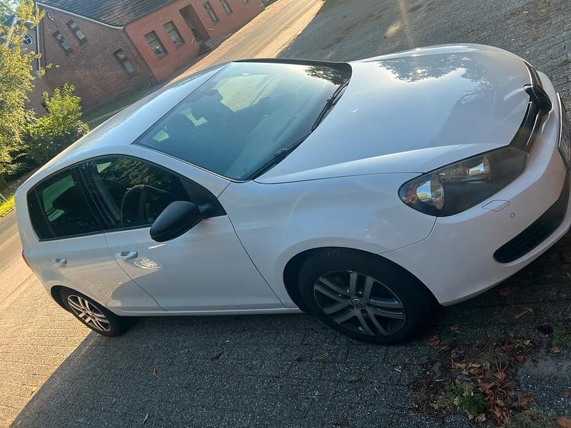 Weiß Gebraucht 2010 VW Golf VI Kleinwagen | 3.300 € (Superpreis) - Bild 1/4