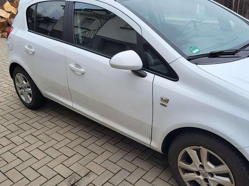 Gebraucht Opel Corsa Satellite 87 PS (63 kW) 2011 Weiß Limousine