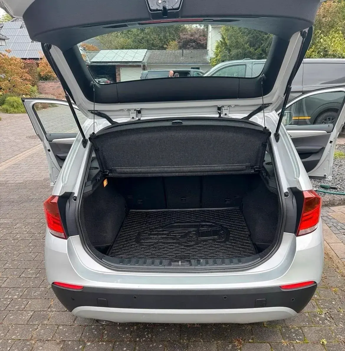 Gebraucht BMW X1 175 PS (128 kW) 2011 Silber SUV
