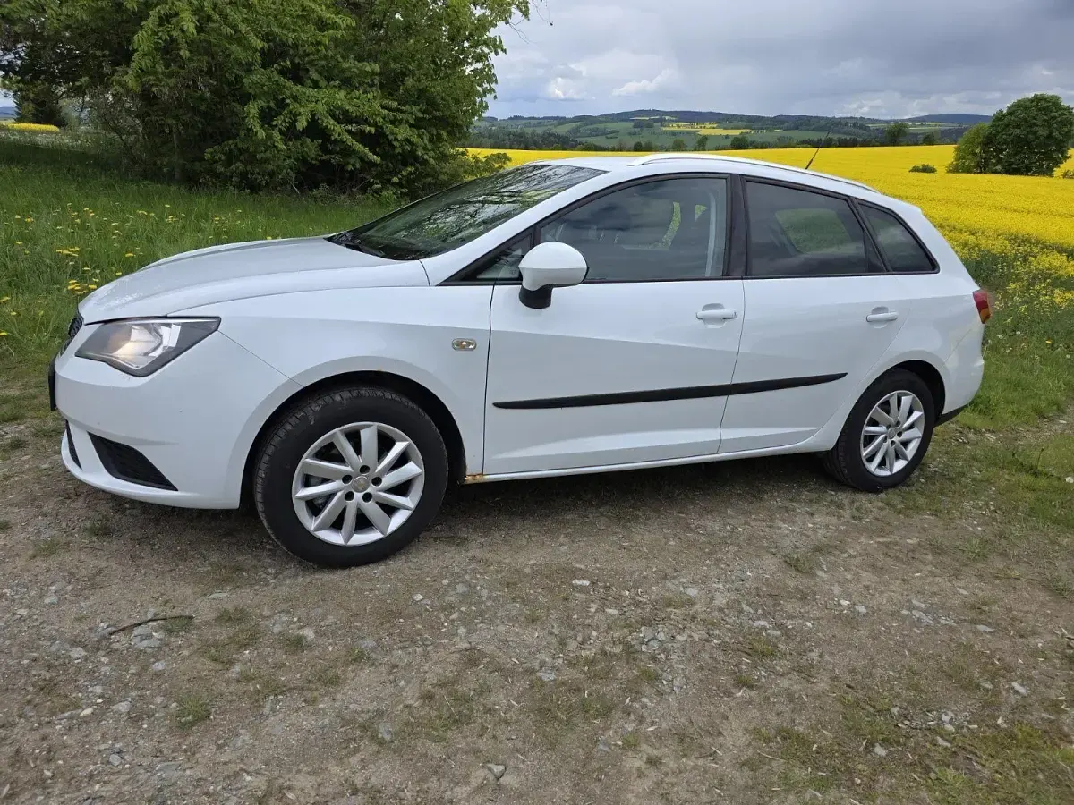 Używany Seat Ibiza ST 75 KM (55 kW) 2013 Biały Kombi