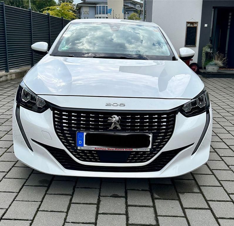 Weiß Gebraucht 2021 Peugeot 208 Allure Kleinwagen | 14.100 € (Fairer Preis) - Bild 1/4