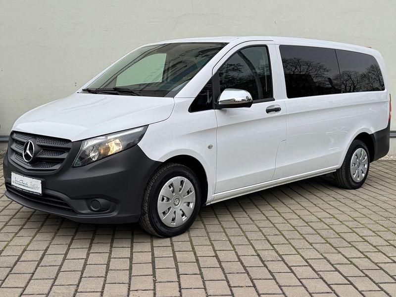 Weiß Gebraucht 2019 Mercedes Vito Van / Kleinbus | 18.850 € (Teuer) - Bild 1/4