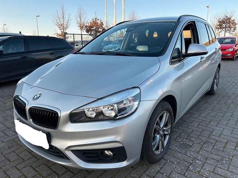 Grau Gebraucht 2015 BMW 218 Gran Tourer Advantage Van / Kleinbus | 10.699 € (Fairer Preis) - Bild 1/4