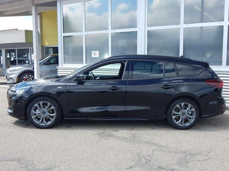 Gebraucht Ford Focus ST-Line 125 PS (91 kW) 2024 Agate black metallic Kombi