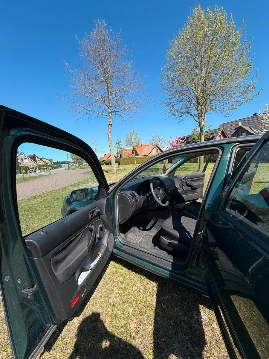 Gebraucht VW Golf IV 90 PS (66 kW) 2000 Gelb Limousine